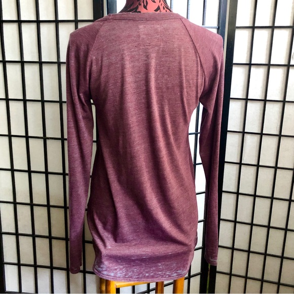 NWOT CHASER Burgundy Long Sleeve Oversized Distressed Cut-out Top XS/Small - Picture 5 of 7